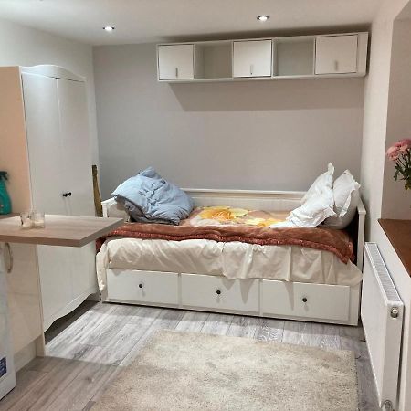 London Retreat Apartment Bagian luar foto