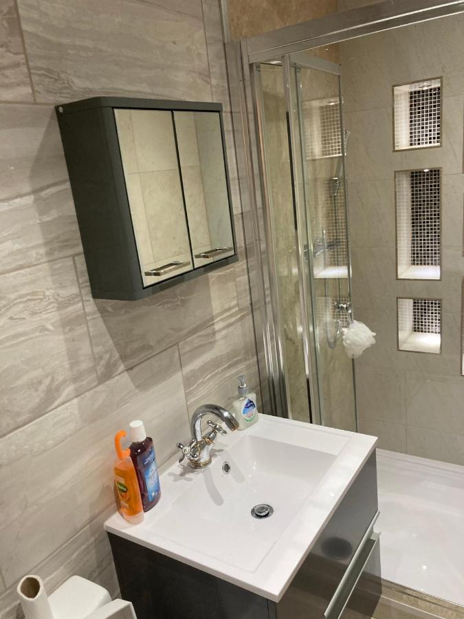 London Retreat Apartment Bagian luar foto